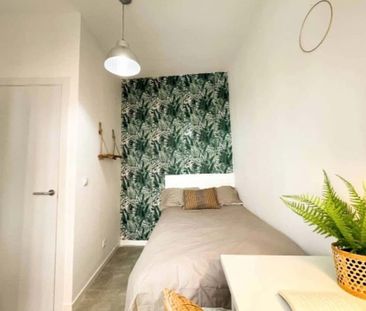 Calle de San Cosme y San Damián, Madrid, Community of Madrid 28012 - Photo 5