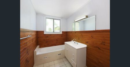 Quality 3-Bedroom Home, Conveniently Located Near Town - Photo 5