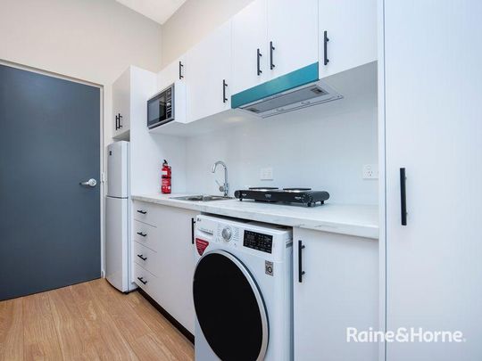 New studio apartment close to lifestyle amenities - Photo 1