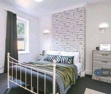 1 bedroom in a house share to rent - Photo 1