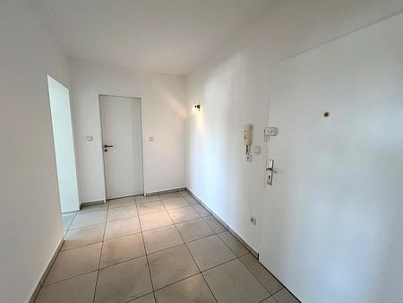 Zentrale Lage mit schöner Aussicht! Modernisierte 2-Zimmer-Wohnung in Neumarkt - Foto 5