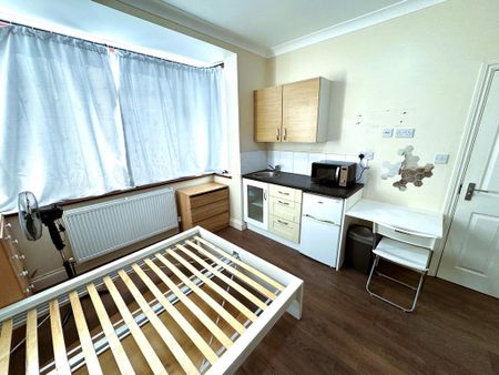 Studio to rent - Photo 5
