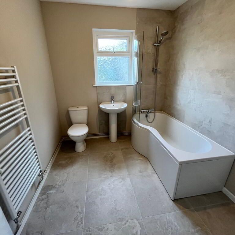 11a Dunluce Street, Larne, BT40 1JG - Photo 1