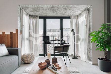 4 room luxury Apartment for rent in Barcelona, Spain - Photo 2