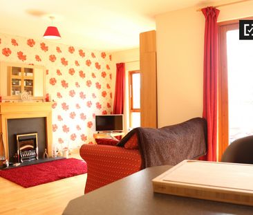 Nice room in 2-bedroom apartment in Castleknock, Dublin - Photo 2