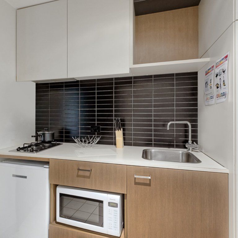 Hawthorn, Melbourne | 2 Bedroom Apartment - Photo 1