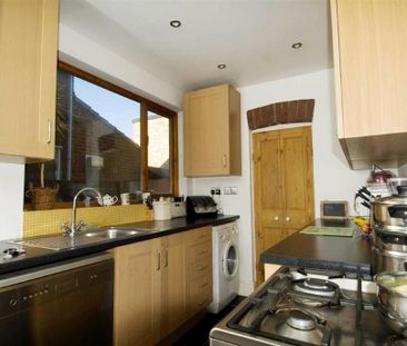2 bedroom terraced house to rent - Photo 6