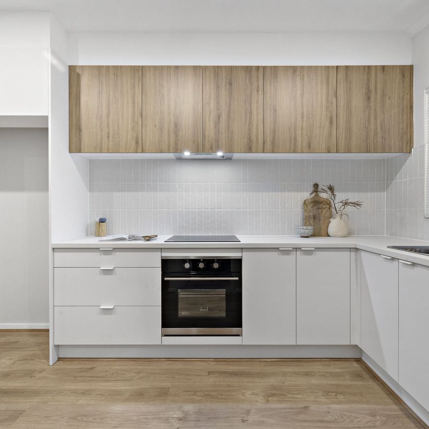 Low maintenance luxury living - Photo 1