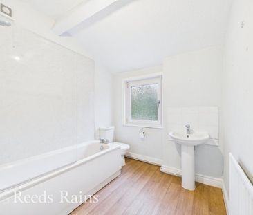 3 bedroom terraced house to rent - Photo 6