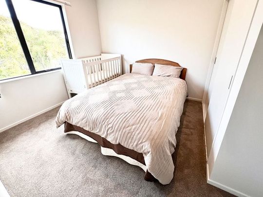 Stylish 3BR New Lynn Haven w/ Balcony! - Photo 1