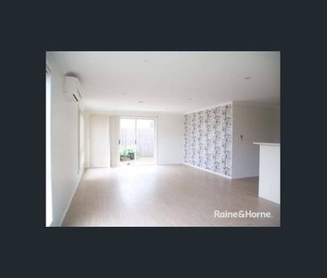 2/37 Millawa Avenue, St Albans, Vic 3021 - Photo 2