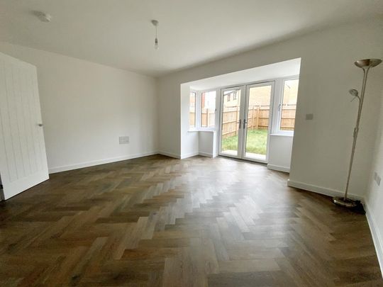 3 bedroom semi-detached house to rent - Photo 1