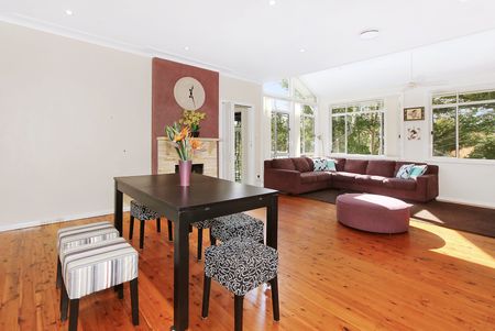 Spacious & Light-Filled Home With Leafy Outlook - Photo 4