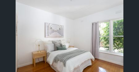 Quiet Convenience, Moments to Glenferrie - Photo 4