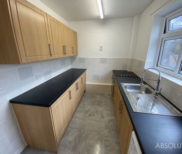 2 bed flat to rent in 122 New Road, Brixham, TQ5 - Photo 5