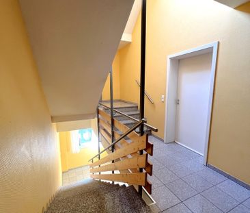 Perfekte Lage und Komfort: Helle 3-Zimmer Wohnung mit Balkon und St... - Foto 2