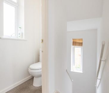 1 bedroom in a house share to rent - Photo 6