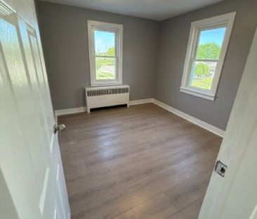 For Lease - 4143 Welland Street, Niagara Falls, Ontario - Photo 5