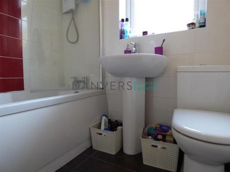 2 bedroom property to rent - Photo 3