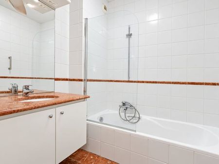 Appartement te huur - foto 3