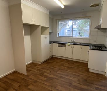 3-bedroom unit in Noble Park ready to move in! - Photo 3