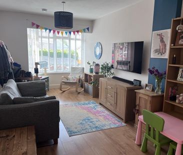 3 bedroom semi-detached house to rent - Photo 4