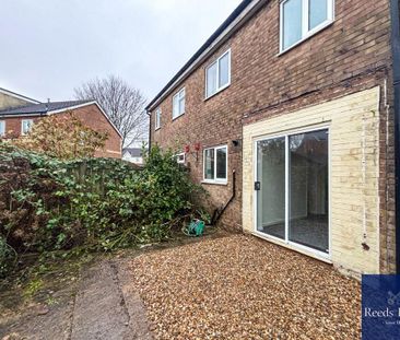 3 bedroom semi-detached house to rent - Photo 6