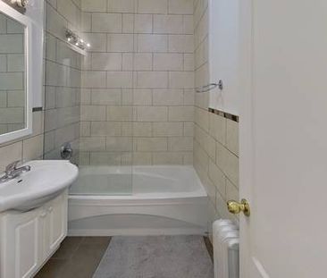 Studio $1750 at 710 Spadina Avenue, Toronto - Photo 4