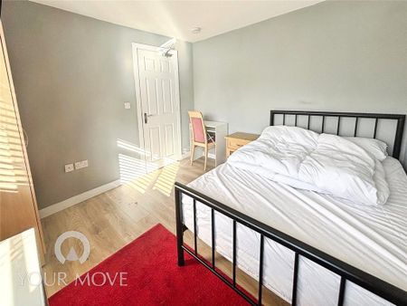 1 bedroom in a house share to rent - Photo 2