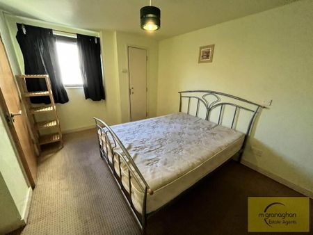 Apartment 8 17 Queens Square, Belfast, BT1 3FF - Photo 4