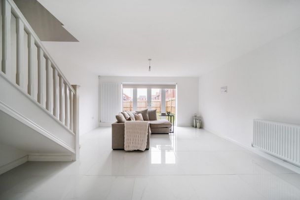 3 bedroom House To Let - Photo 1