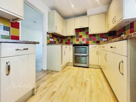 2 bedroom semi-detached house to rent - Photo 4