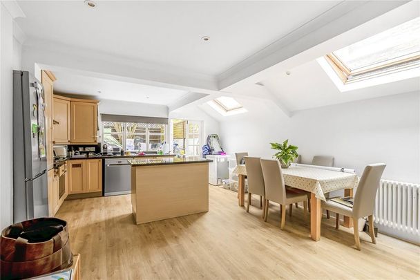 4 bedroom house to rent - Photo 1