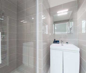 Location / Duplex - Photo 2