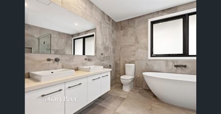 Luxury parkside living - Photo 5