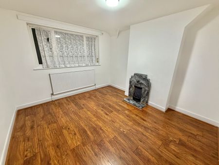 3 Bed Semi Detached Bodnant Avenue Leicester LE5 - Ace Properties - Photo 2