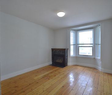For Lease - 1801 Dundas Street Unit# Main Floor, Toronto, Ontario - Photo 2