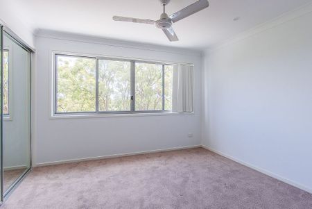 EXCLUSIVE TRI STOREY TOWNHOUSE IN GREAT LOCATION - Photo 4
