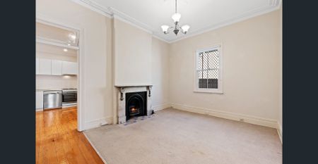 CHARMING DOUBLE FRONTED HOME - Photo 2