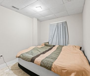 For Lease - 1073 Gabriel Place, Burlington, Ontario - Photo 3