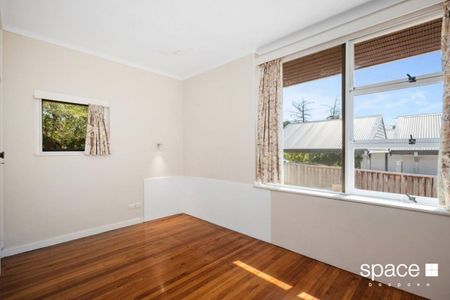 Unfurnished art deco home in lovely location - Photo 4