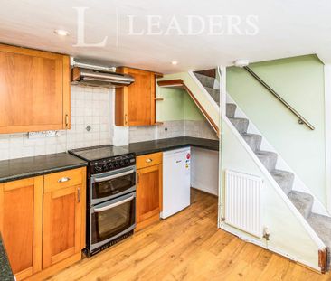 2 bedroom house to rent Gordon Road, Fareham, PO16 - Photo 2