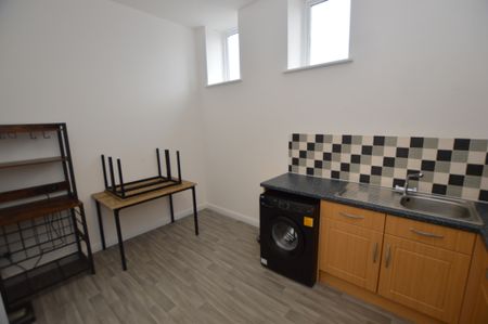 2 Bedroom Apartment - Photo 2