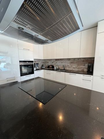 Beautiful 4.5-room duplex in Genolier - Photo 4