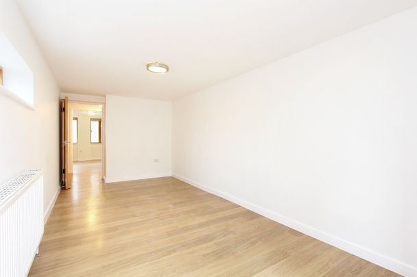 1 Bed Flat, Myles Court, SE16 - Photo 1