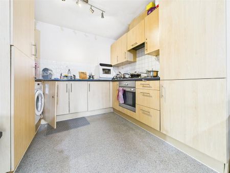 2 bedroom apartment to rent - Photo 4