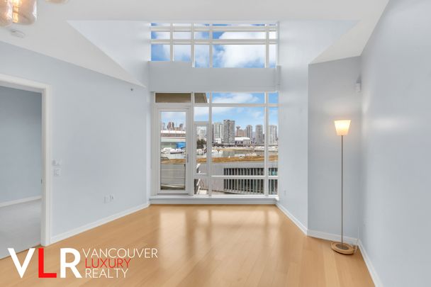 Condo in Vancouver West Side, BC - Photo 1