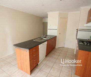 BEAUTFUL FAMILY HOME IN A PRIME LOCATION! - Photo 2