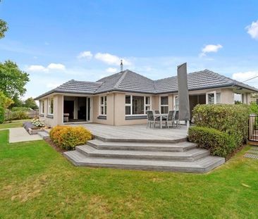 Spacious Living - Photo 1