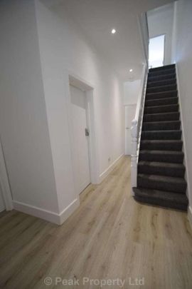 A Great Modern Room In A Houseshare - - West Road, Westcliff On Sea, SS0 - Photo 1